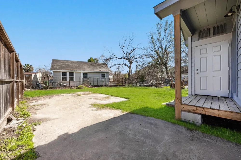 214 Hagerman Street Houston, TX 77011