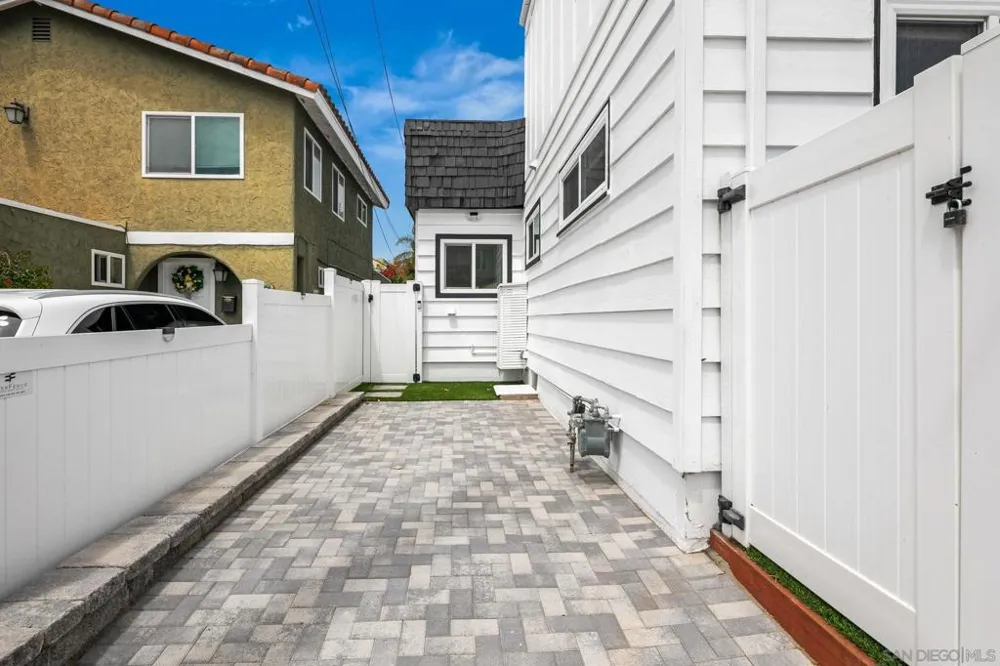 1414 4th St Coronado, CA 92118