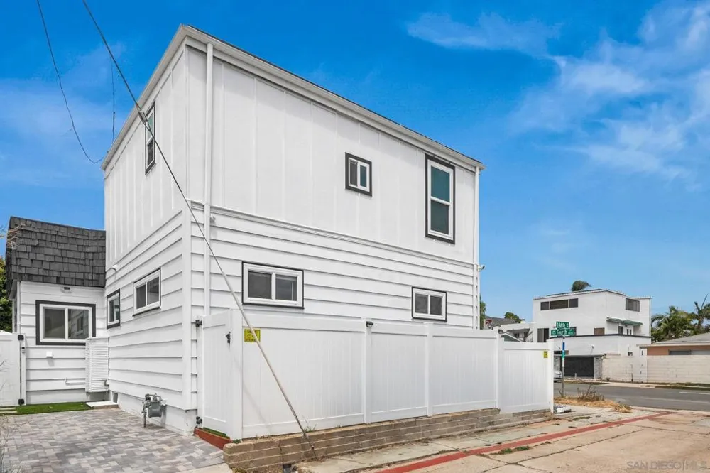 1414 4th St Coronado, CA 92118