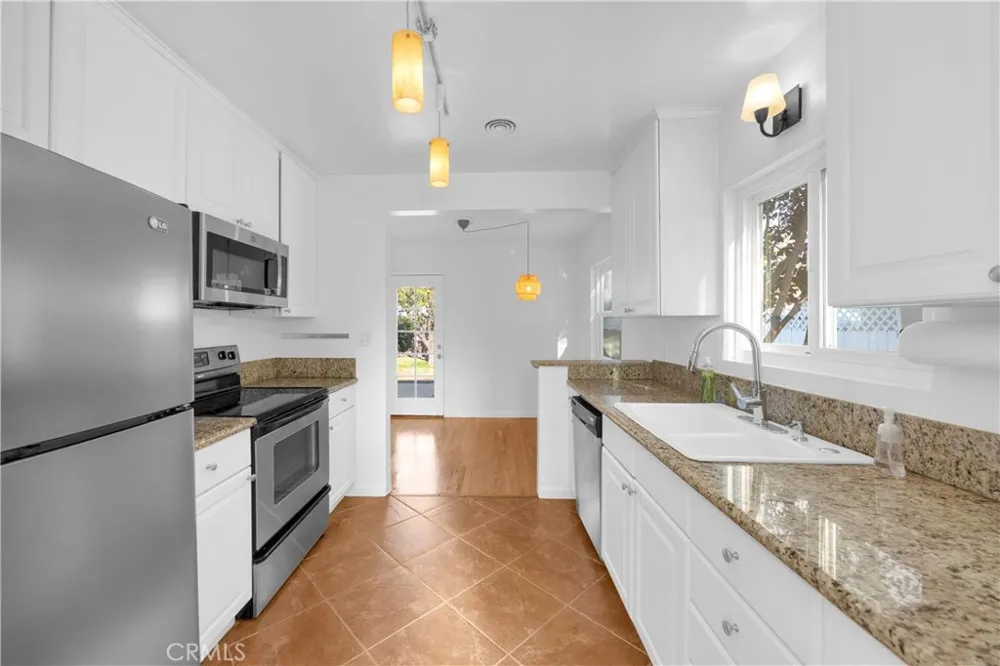 353 S Crest Orange, CA 92868