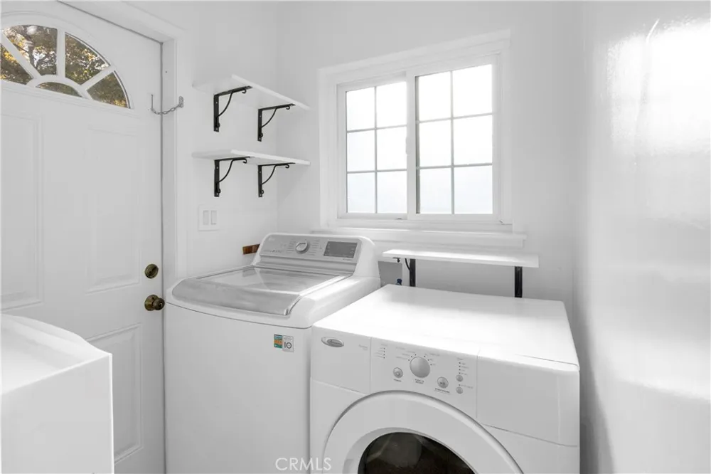 353 S Crest Orange, CA 92868