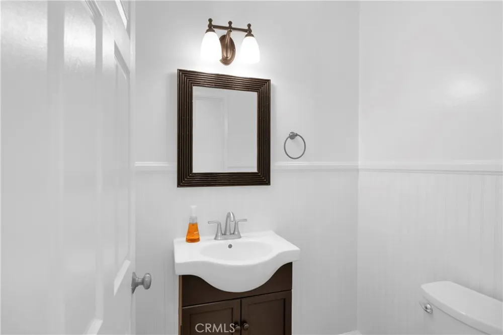 353 S Crest Orange, CA 92868