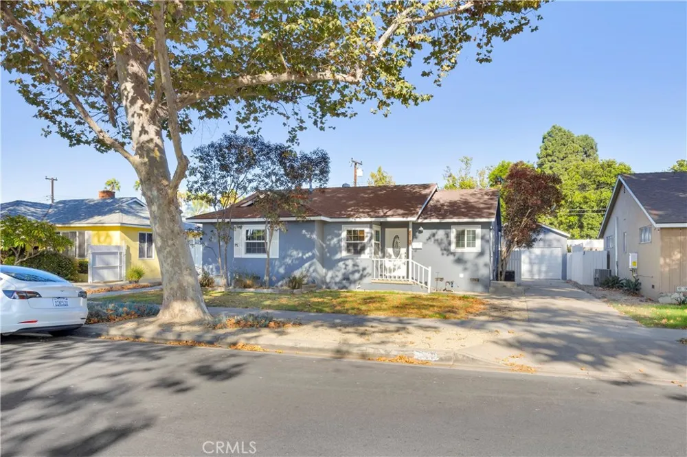 353 S Crest Orange, CA 92868