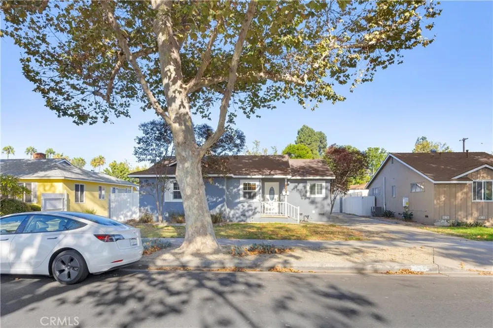 353 S Crest Orange, CA 92868