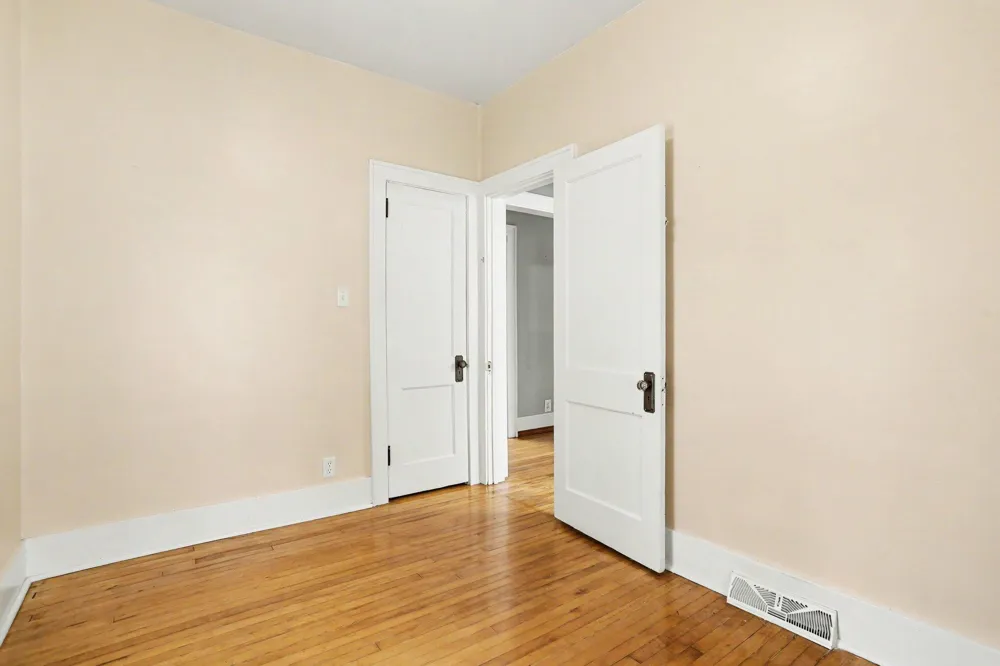 914 Dayton Avenue Kalamazoo, MI 49048