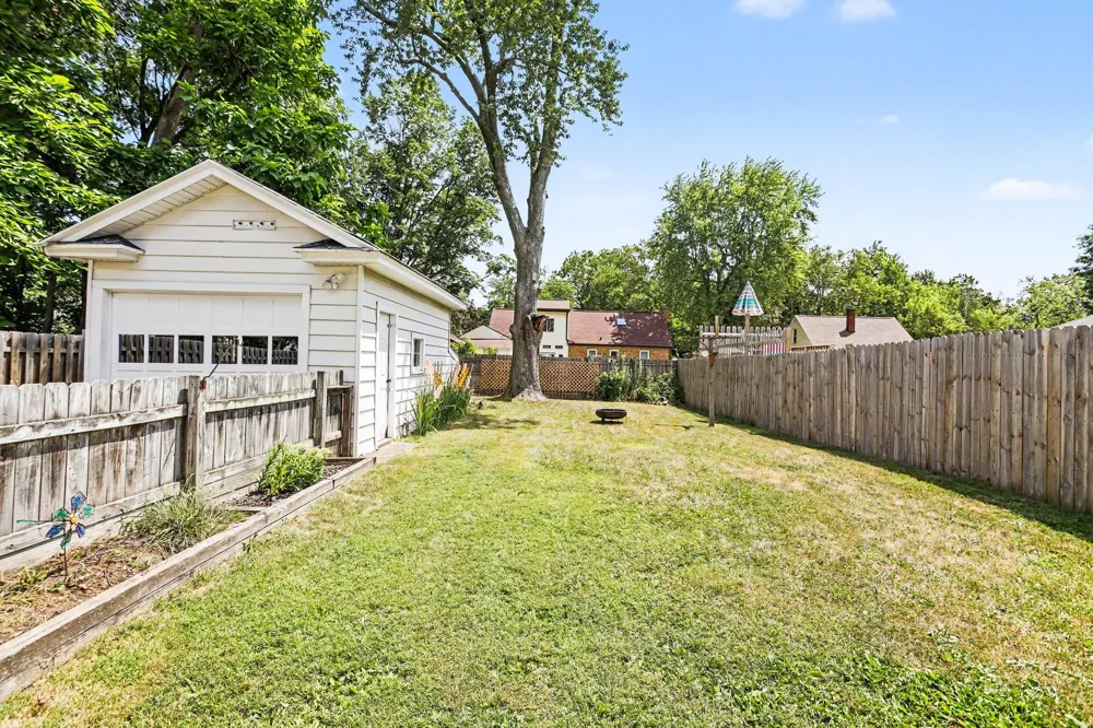 914 Dayton Avenue Kalamazoo, MI 49048