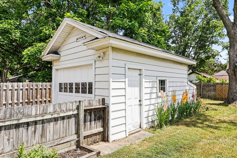 914 Dayton Avenue Kalamazoo, MI 49048