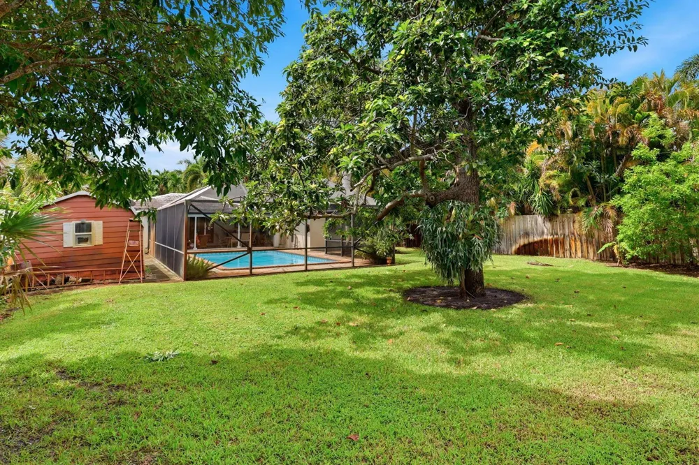 907 BOND WAY Delray Beach, FL 33483
