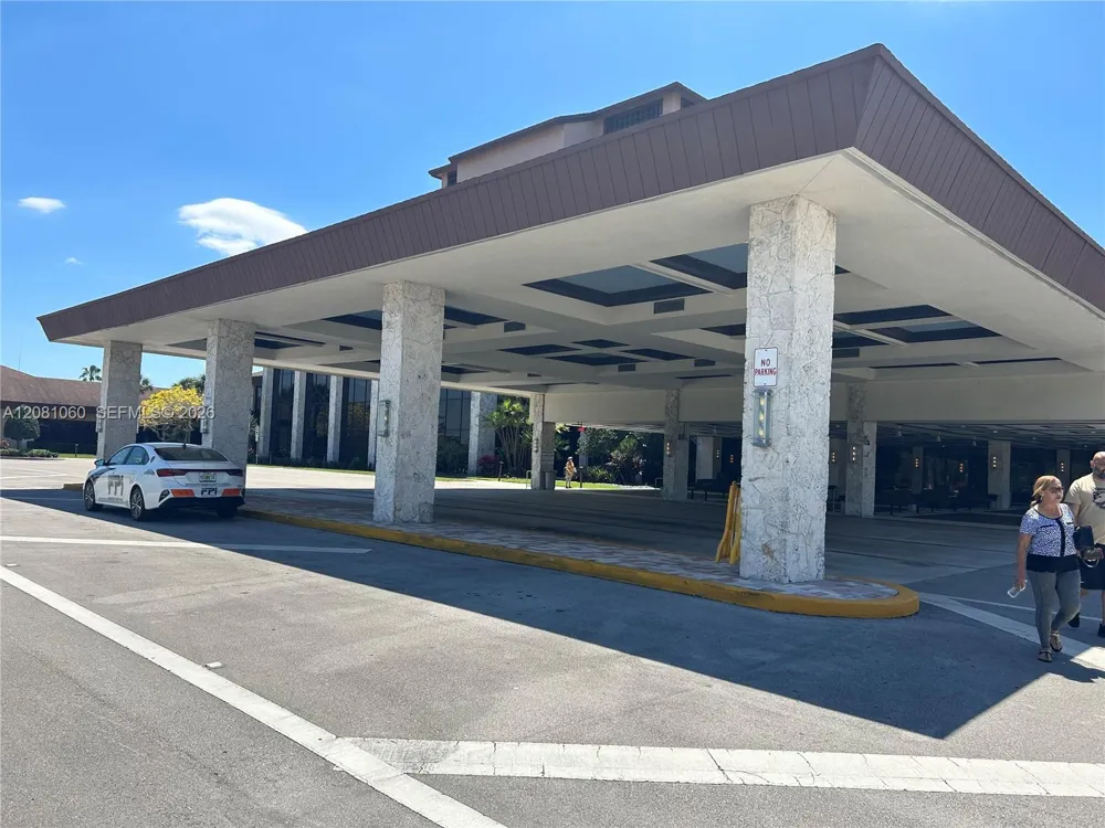 100 SW 132nd Way #305K Pembroke Pines, FL 33027