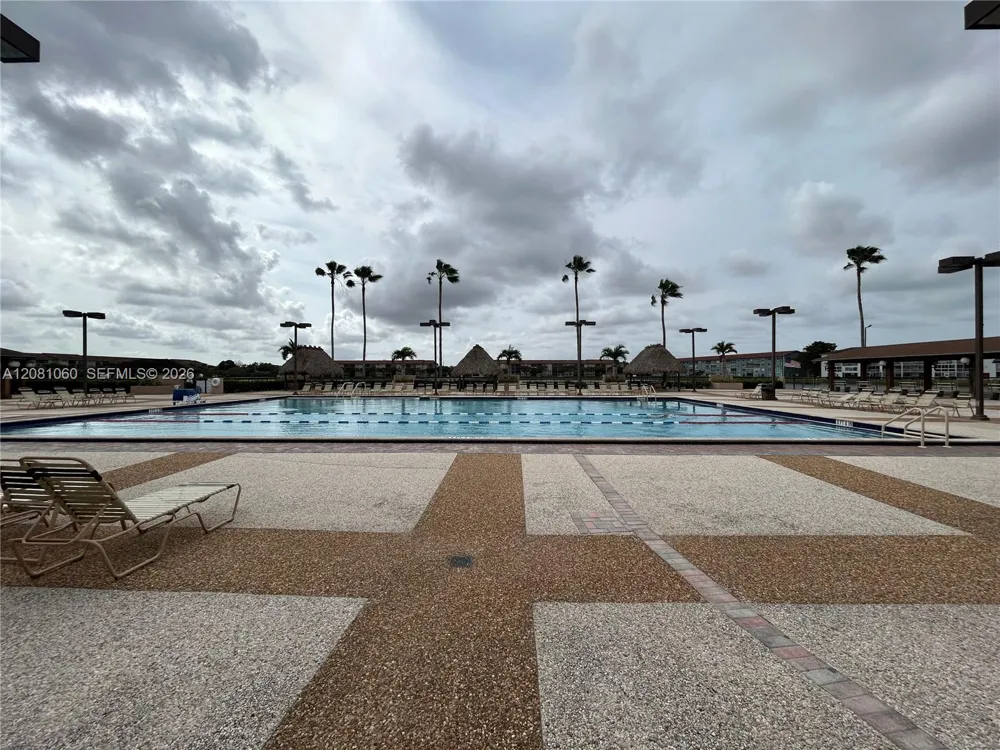 100 SW 132nd Way #305K Pembroke Pines, FL 33027