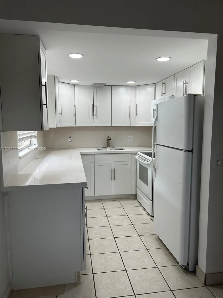 100 SW 132nd Way #305K Pembroke Pines, FL 33027