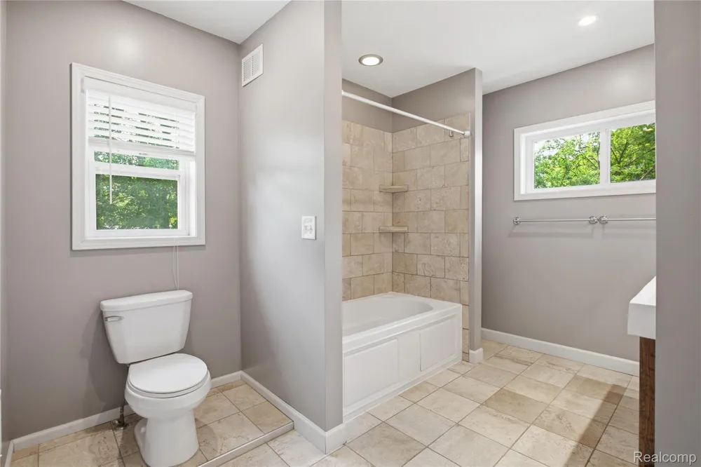 536 E Maplehurst Street Ferndale City, MI 48220