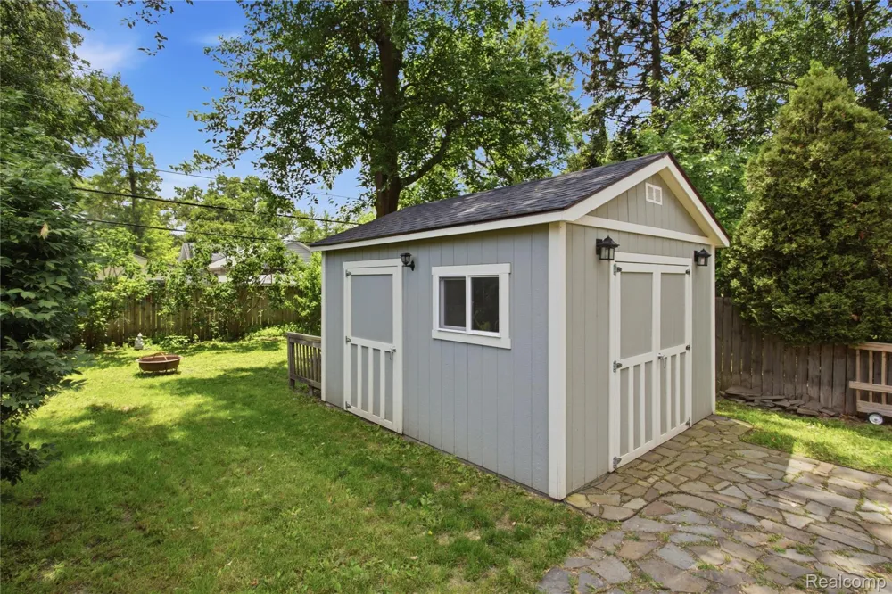 536 E Maplehurst Street Ferndale City, MI 48220
