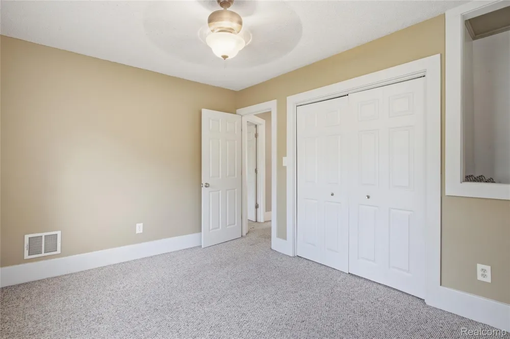 536 E Maplehurst Street Ferndale City, MI 48220