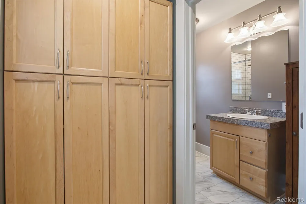 536 E Maplehurst Street Ferndale City, MI 48220