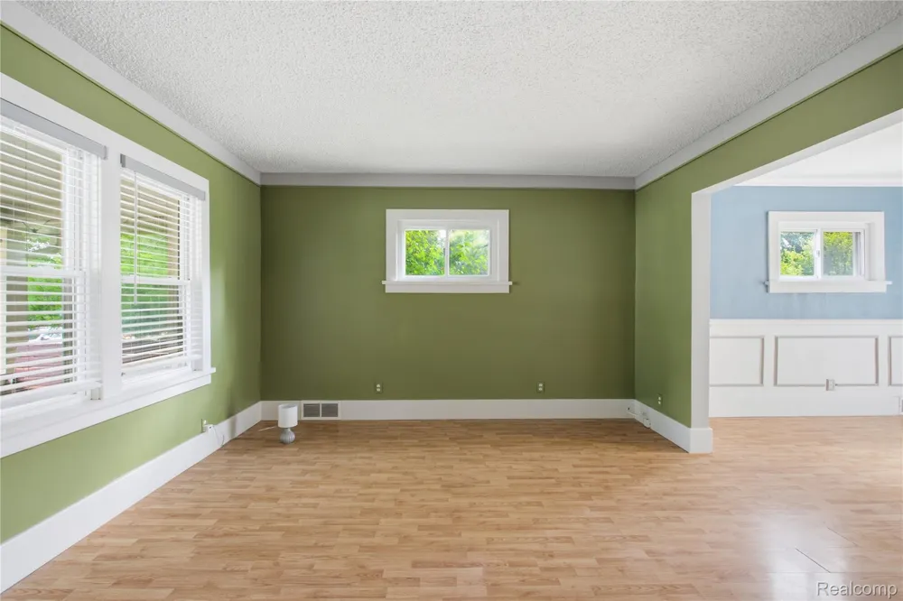 536 E Maplehurst Street Ferndale City, MI 48220