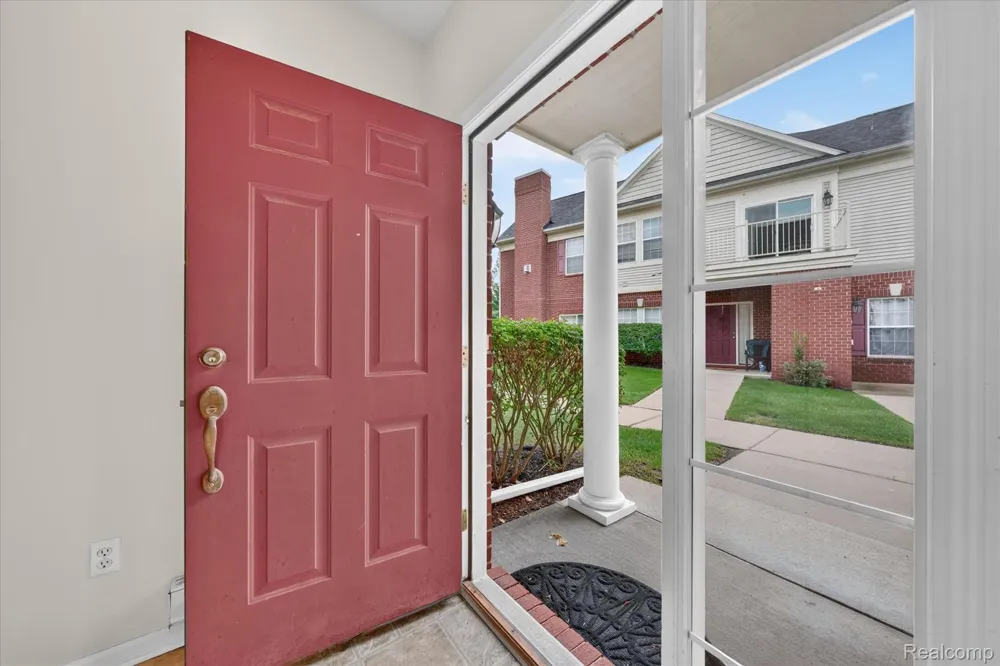 292 Cherry Stone Drive Canton Charter Township, MI 48188