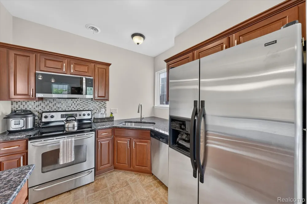 292 Cherry Stone Drive Canton Charter Township, MI 48188