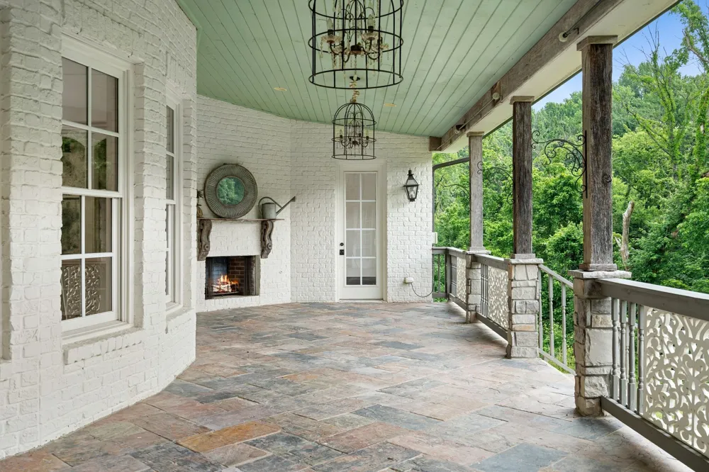 8992 Horton Hwy College Grove, TN 37046