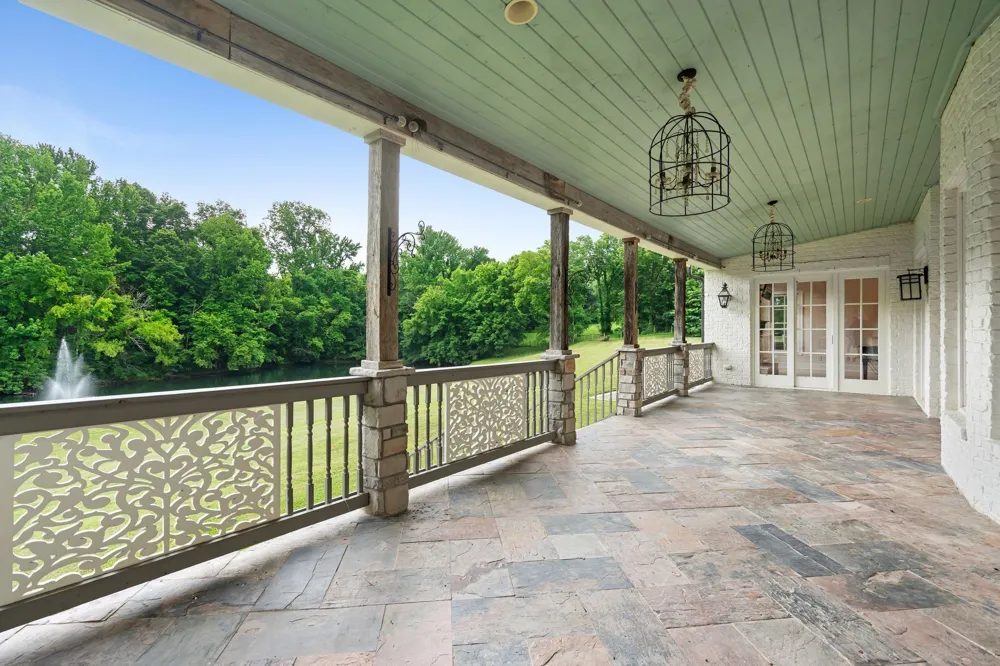 8992 Horton Hwy College Grove, TN 37046