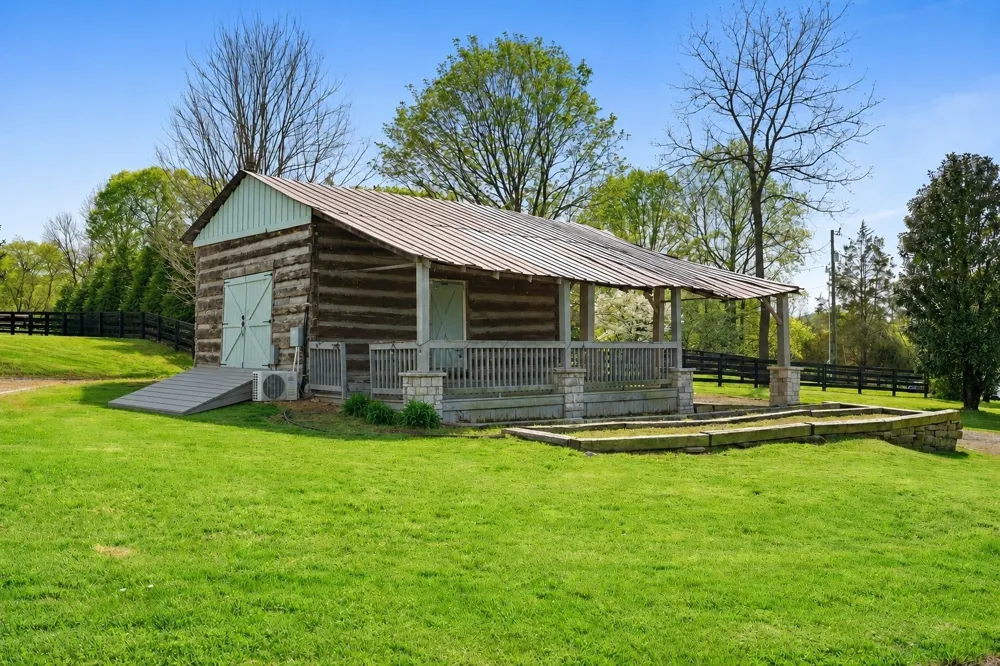 8992 Horton Hwy College Grove, TN 37046
