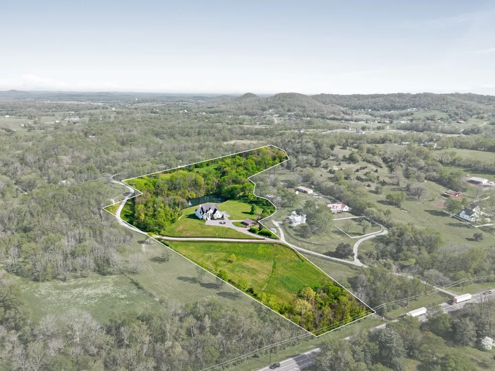 8992 Horton Hwy College Grove, TN 37046