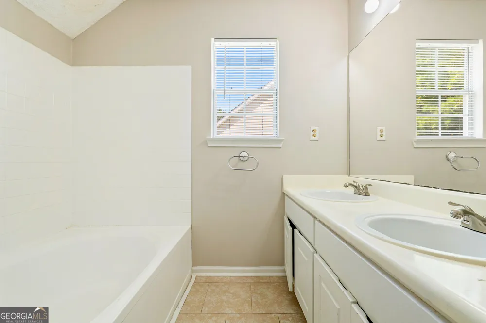 6783 Saganaw DR Rex, GA 30273
