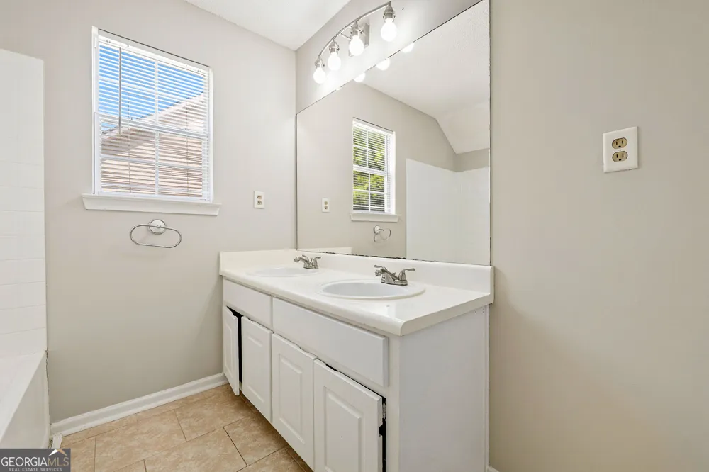 6783 Saganaw DR Rex, GA 30273