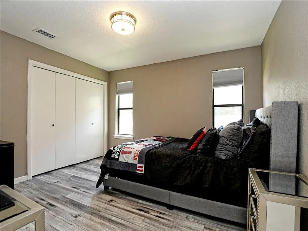 730 Vanguard Street Lakeway, TX 78734
