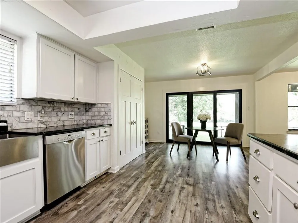 730 Vanguard Street Lakeway, TX 78734