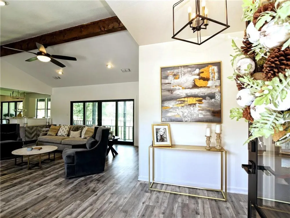 730 Vanguard Street Lakeway, TX 78734
