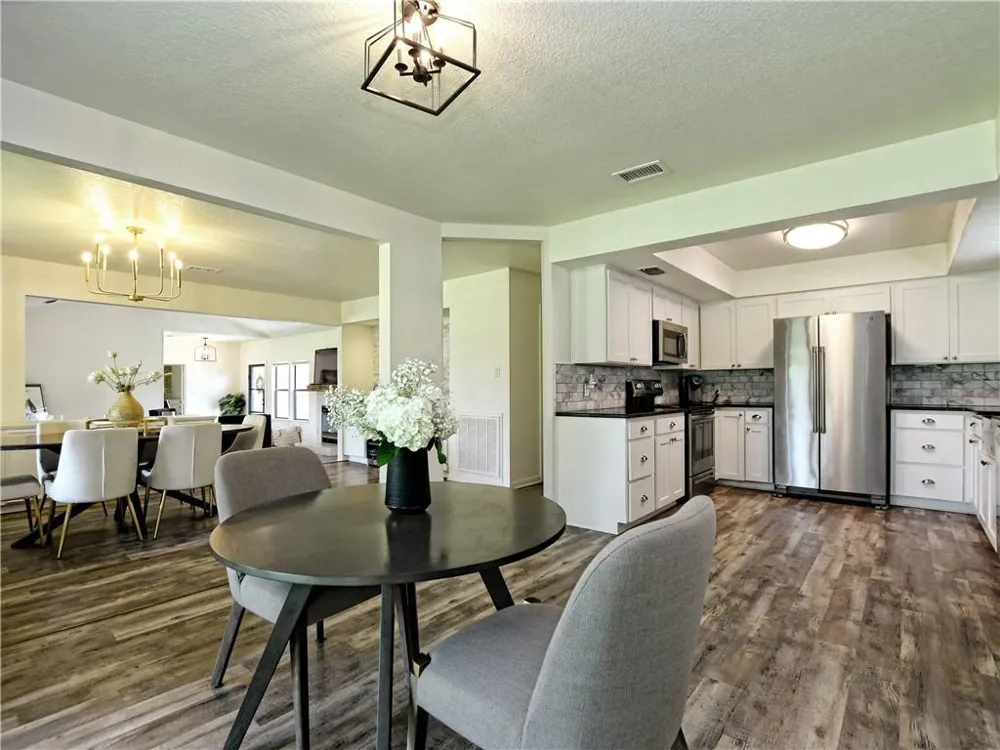 730 Vanguard Street Lakeway, TX 78734
