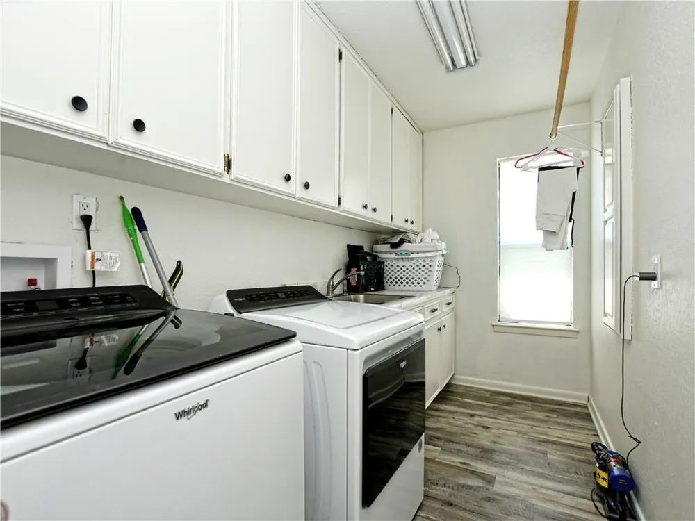 730 Vanguard Street Lakeway, TX 78734