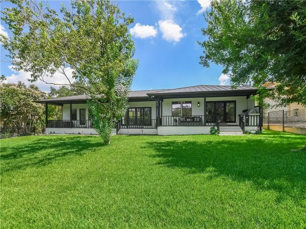 730 Vanguard Street Lakeway, TX 78734