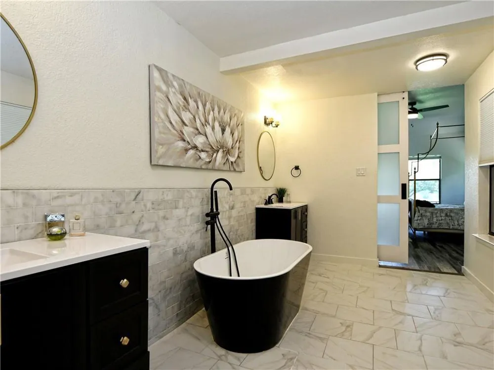 730 Vanguard Street Lakeway, TX 78734