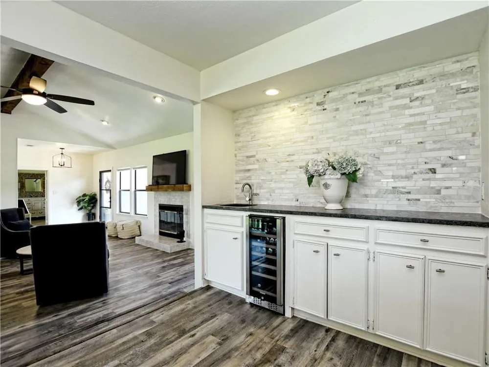 730 Vanguard Street Lakeway, TX 78734