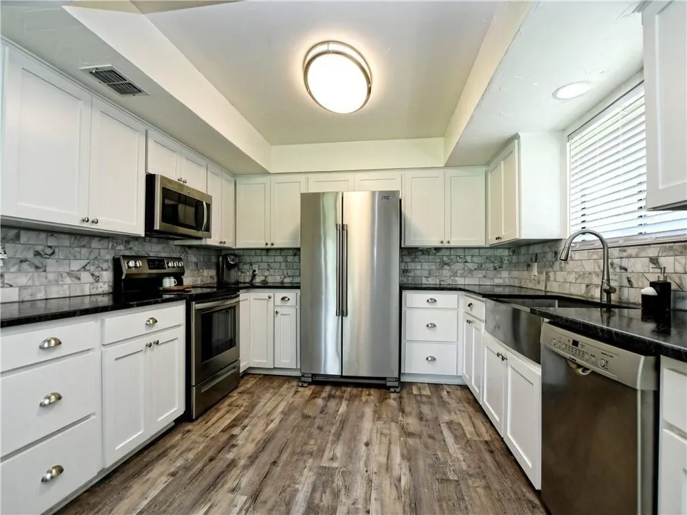 730 Vanguard Street Lakeway, TX 78734