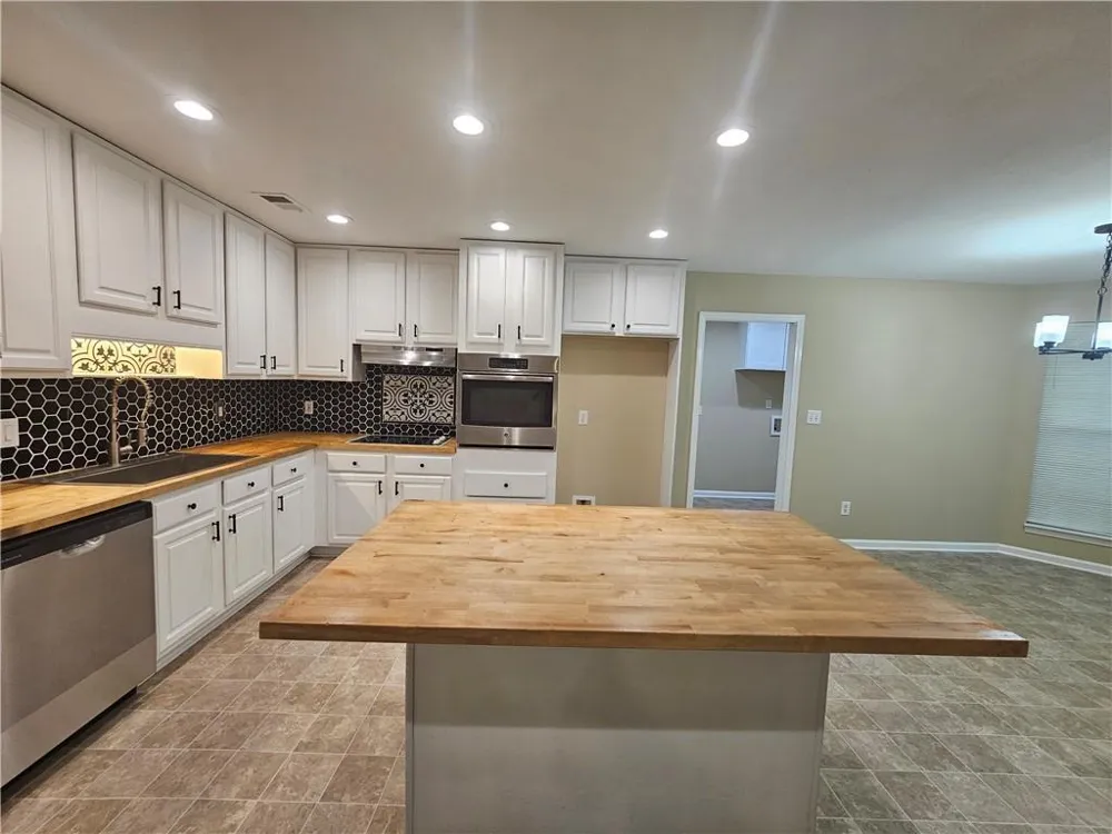 25 Hearthstone Drive Stockbridge, GA 30281