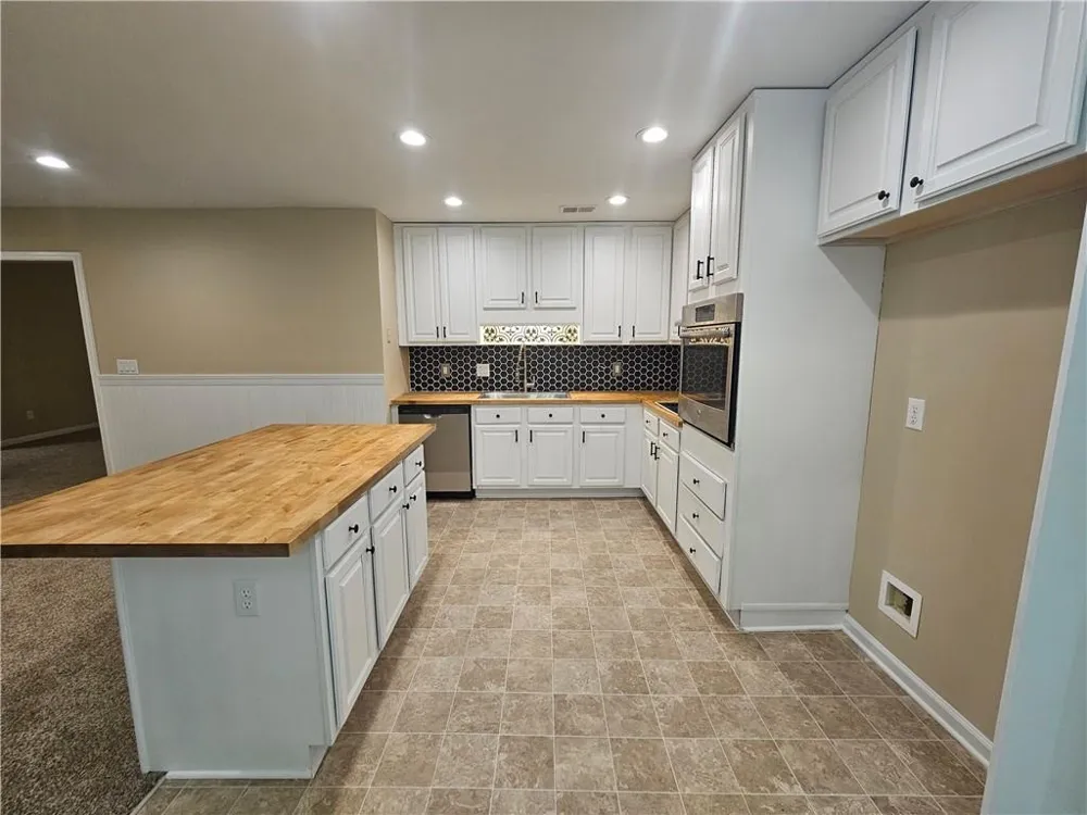 25 Hearthstone Drive Stockbridge, GA 30281