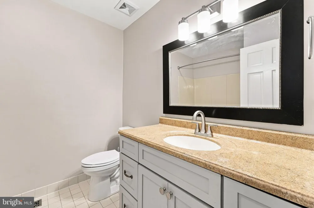 111 BEECHWOOD AVENUE #11 Oaklyn, NJ 08107
