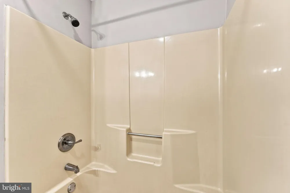 111 BEECHWOOD AVENUE #11 Oaklyn, NJ 08107