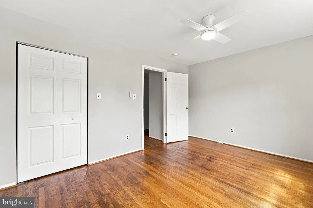 111 BEECHWOOD AVENUE #11 Oaklyn, NJ 08107