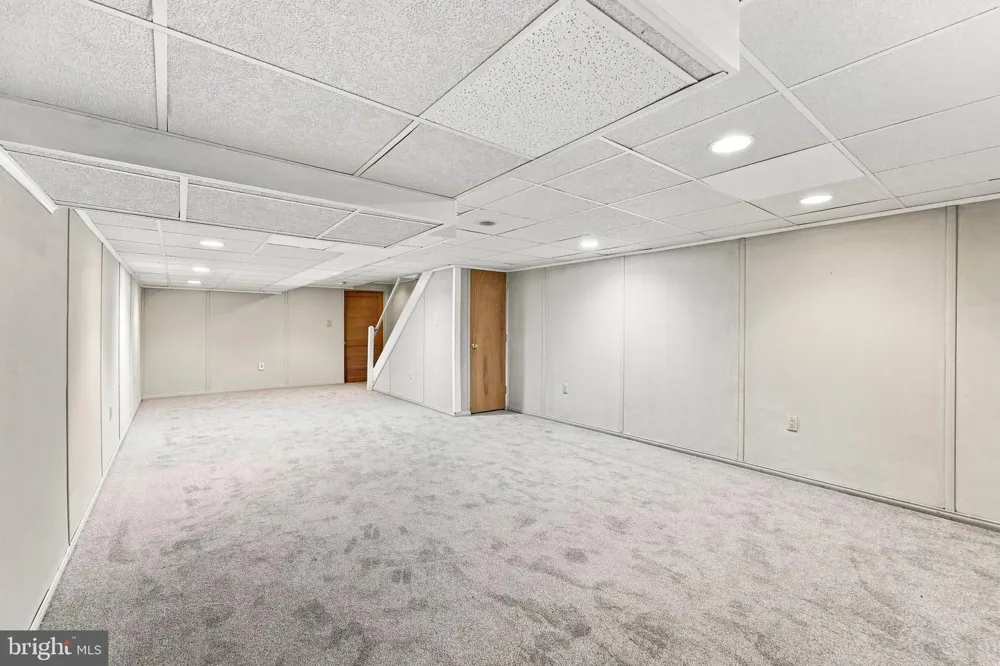 111 BEECHWOOD AVENUE #11 Oaklyn, NJ 08107
