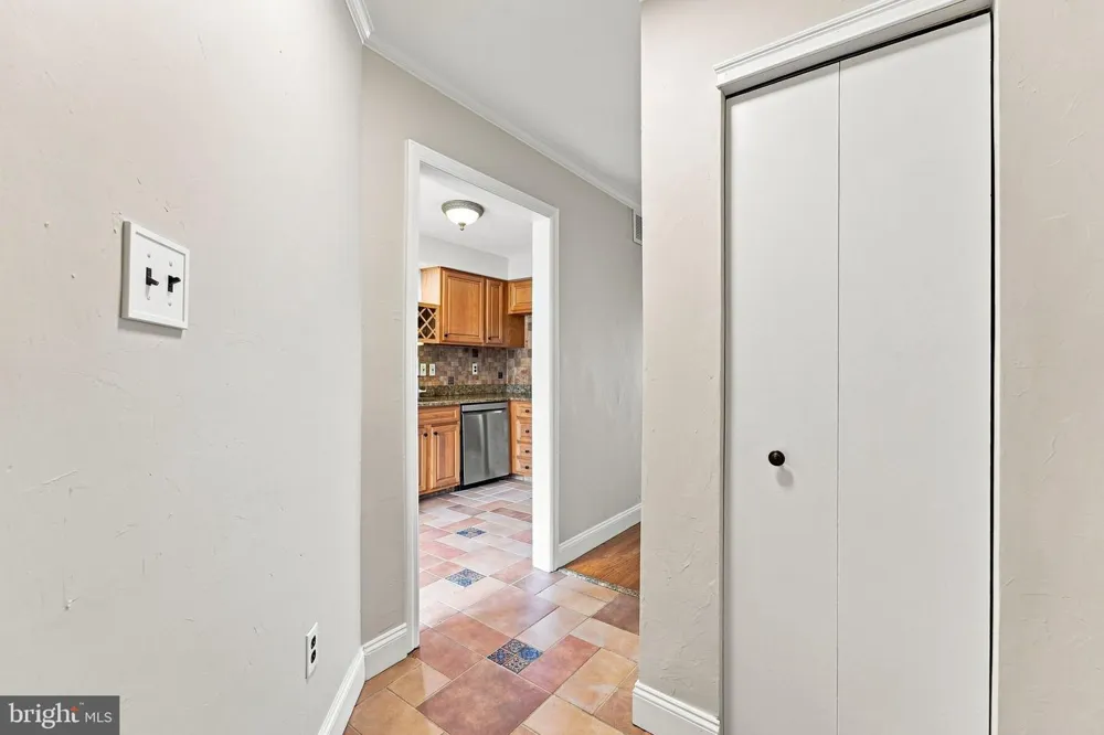 111 BEECHWOOD AVENUE #11 Oaklyn, NJ 08107