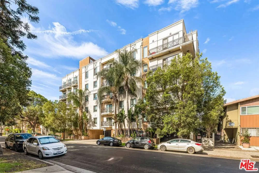 311 S Gramercy Place #602 Los Angeles, CA 90020