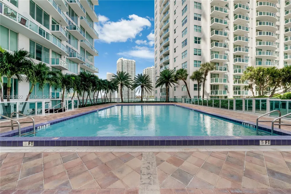 41 SE 5th St #1607 Miami, FL 33131