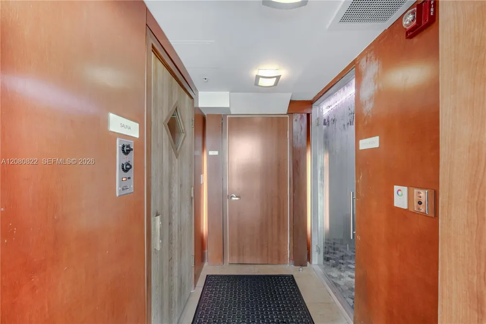 41 SE 5th St #1607 Miami, FL 33131