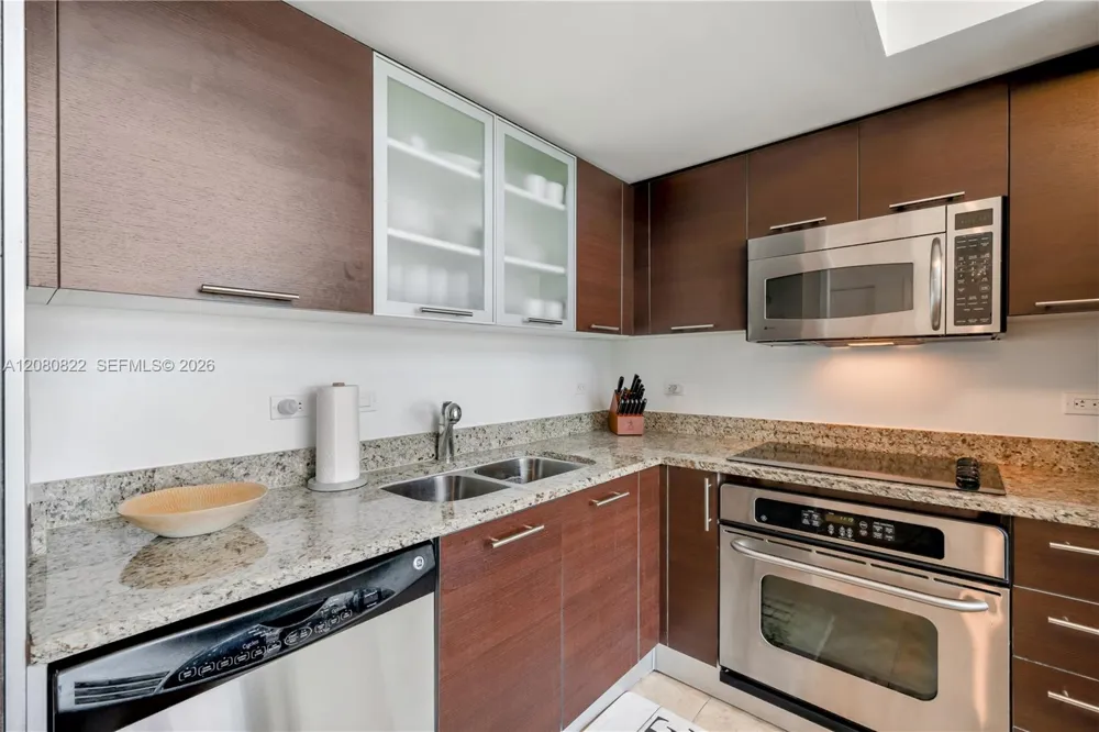 41 SE 5th St #1607 Miami, FL 33131