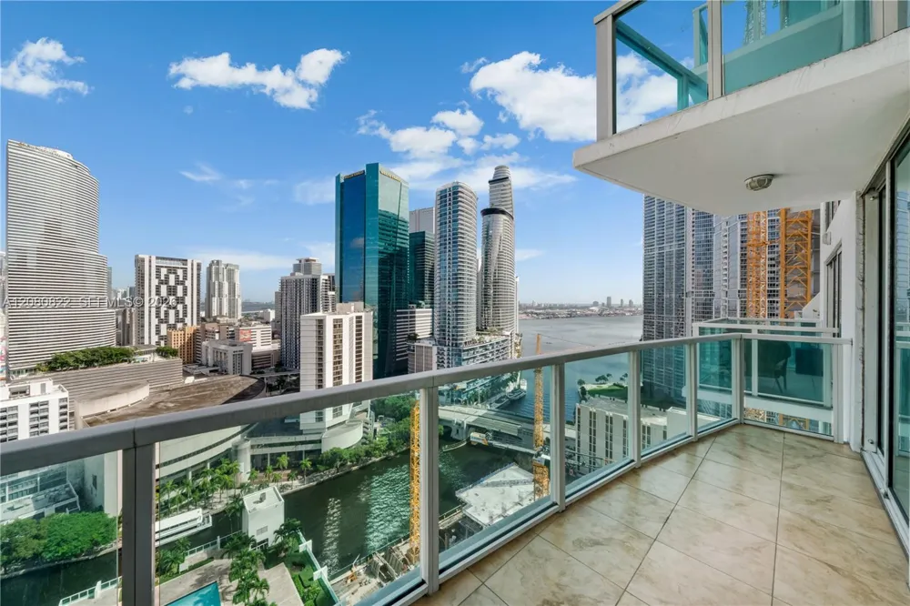 41 SE 5th St #1607 Miami, FL 33131