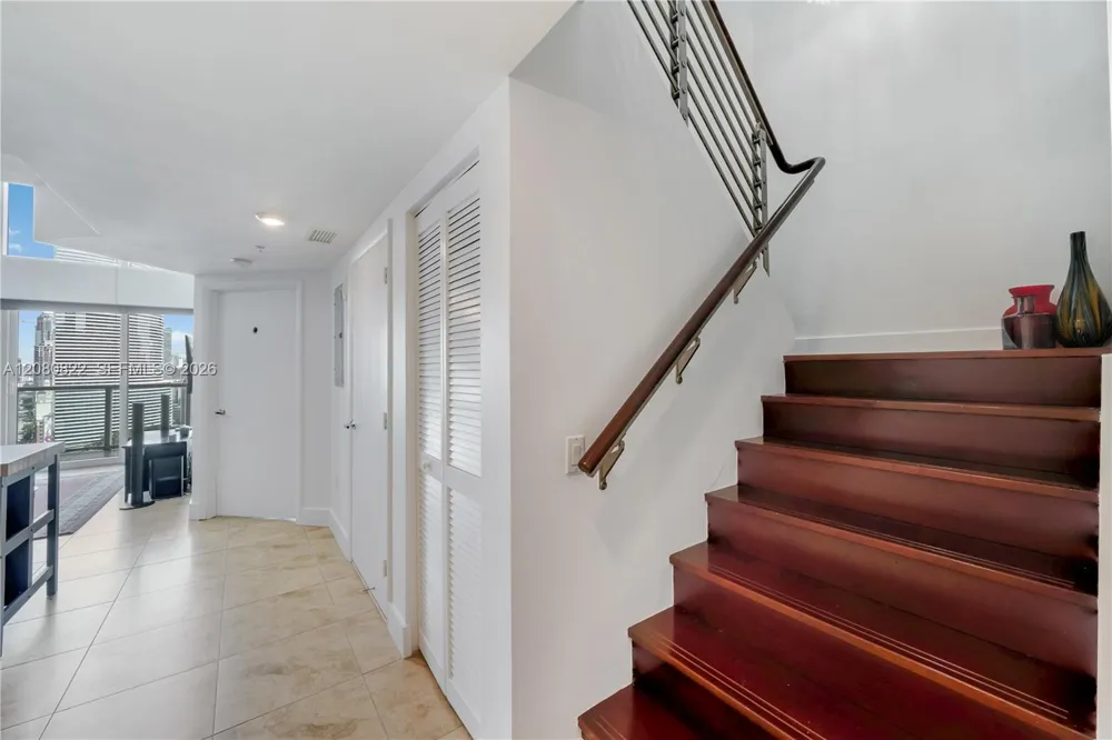 41 SE 5th St #1607 Miami, FL 33131